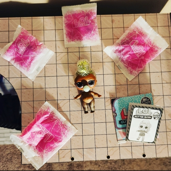 LOL Surprise Dolls Winter Disco Series Bold B.B. - Picture 2 of 4
